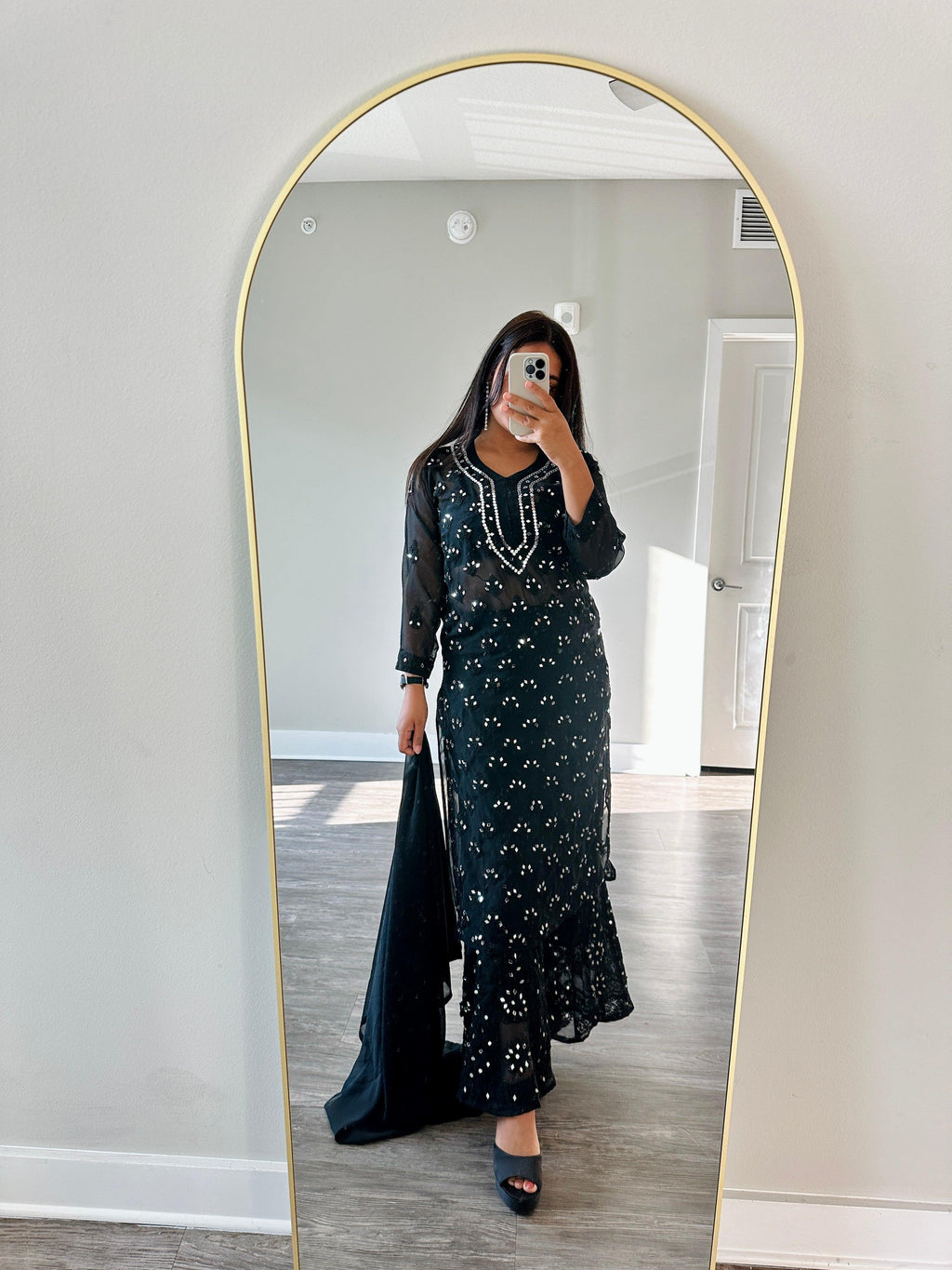 Black Chikankari Elegance Ombré Mirror Booti Jaal Set - Kurti, Sharara & Dupatta - Inayakhan Shop 