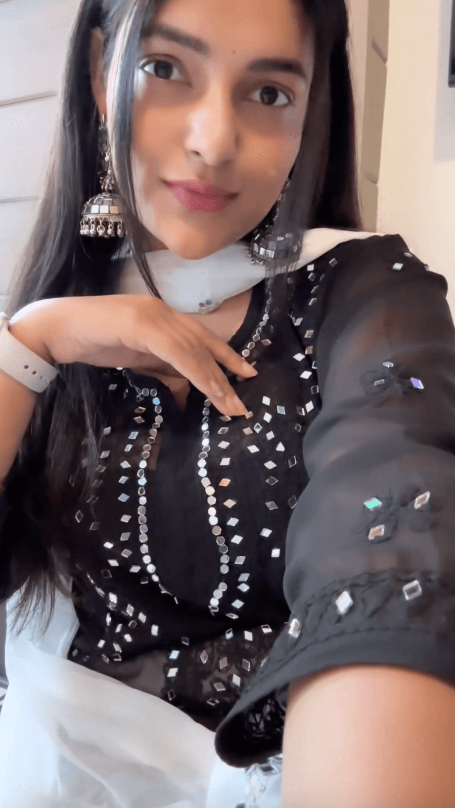 Black Georgette Mirror Gala Booti Chikankari Set with Beautiful Handwork Embroidery - Inayakhan Shop 