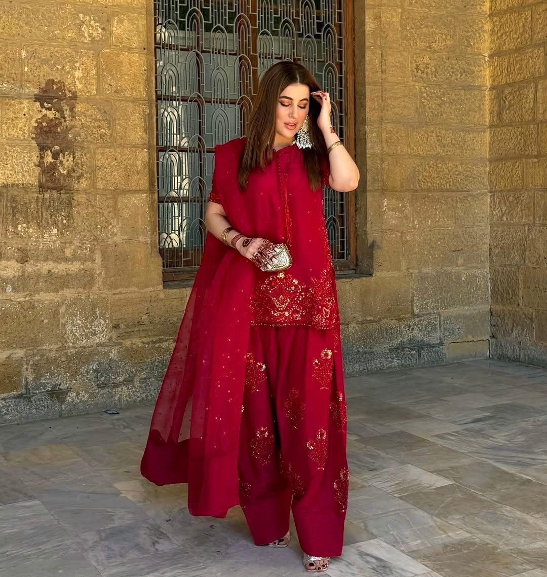 Red Elegant Embroidered Crepe Silk Farshi Salwar Kameez | Ready to Wear