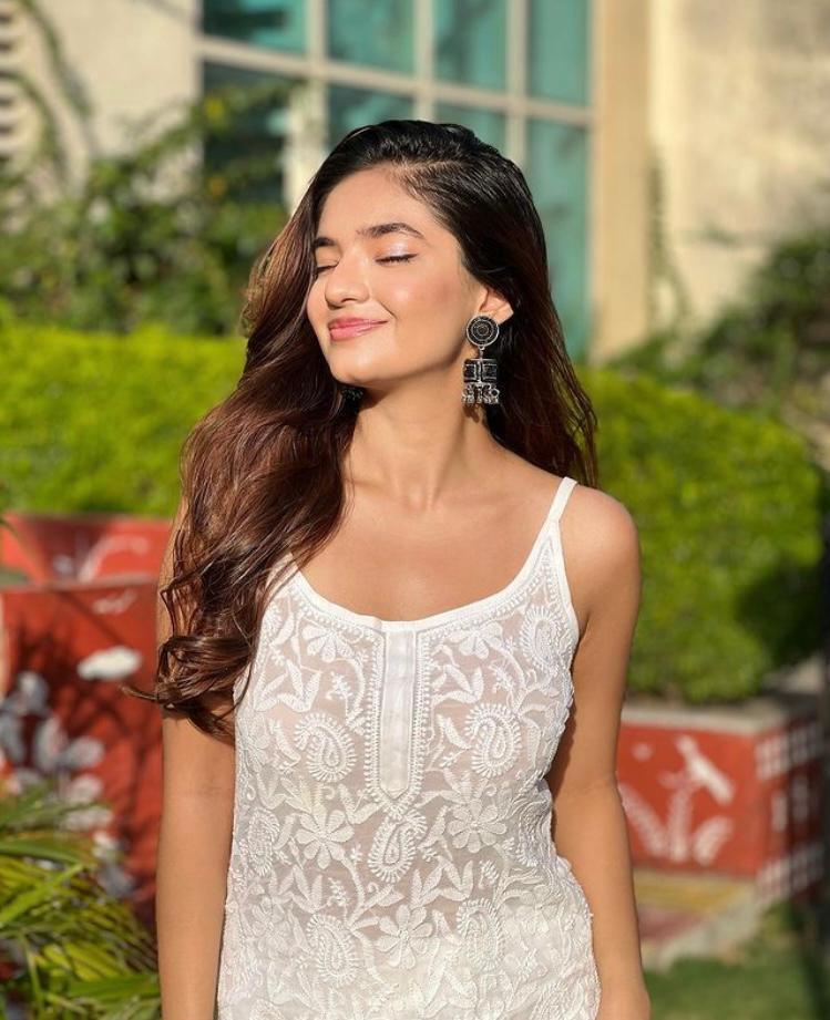 White Viscose Strappy Chikankari Handwork Short Kurti , Viscose Sharara, Chiffon Dupatta - Inayakhan Shop 